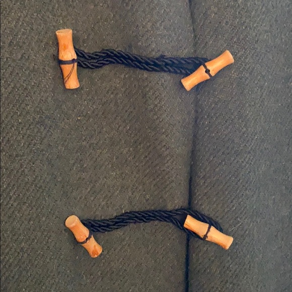 Vintage green winter coat w toggle closures - Picture 3 of 7